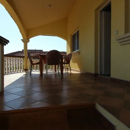 Appartement Sunny Vir